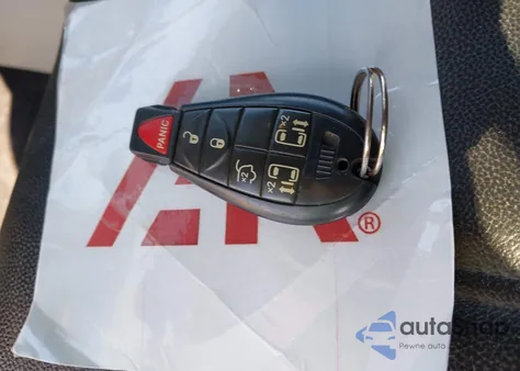 2015 Chrysler Town & Country Touring из США, поврежденный, VIN 2C4RC1BG7FR545609